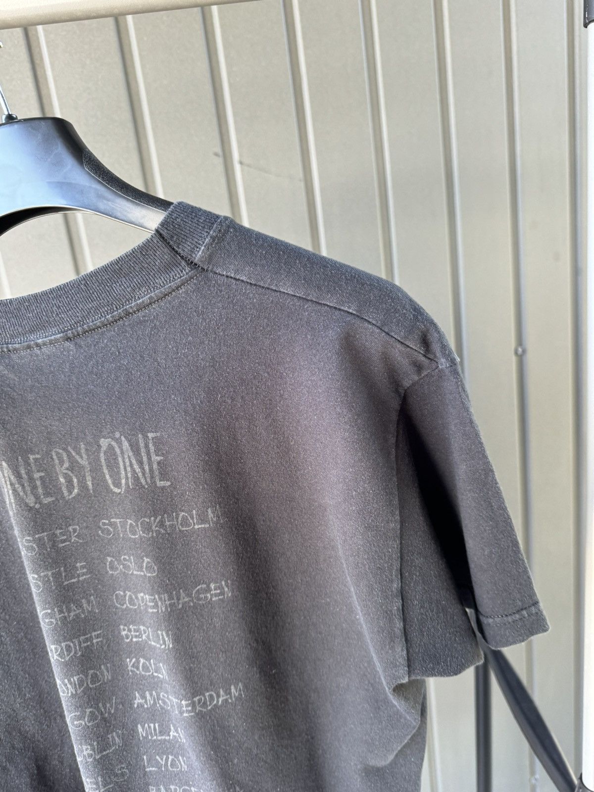 Band Tees × Vintage Vintage 2002 Foo Fighters One By One Tour T Shirt Size US L / EU 52-54 / 3 - 13 Thumbnail
