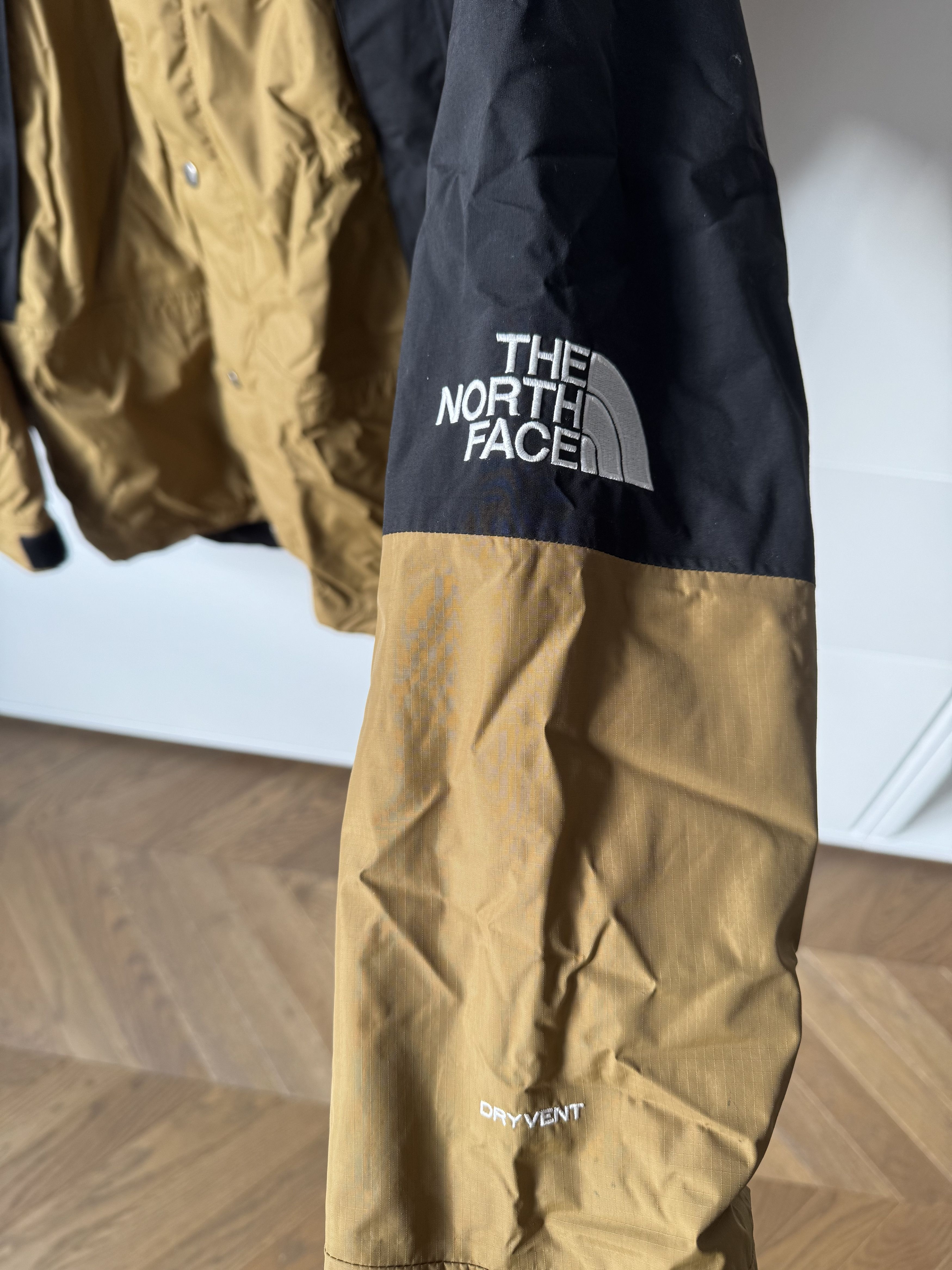 The North Face [M] The North Face Dryvent Mountain Jacket (FW19) Size US M / EU 48-50 / 2 - 3 Thumbnail
