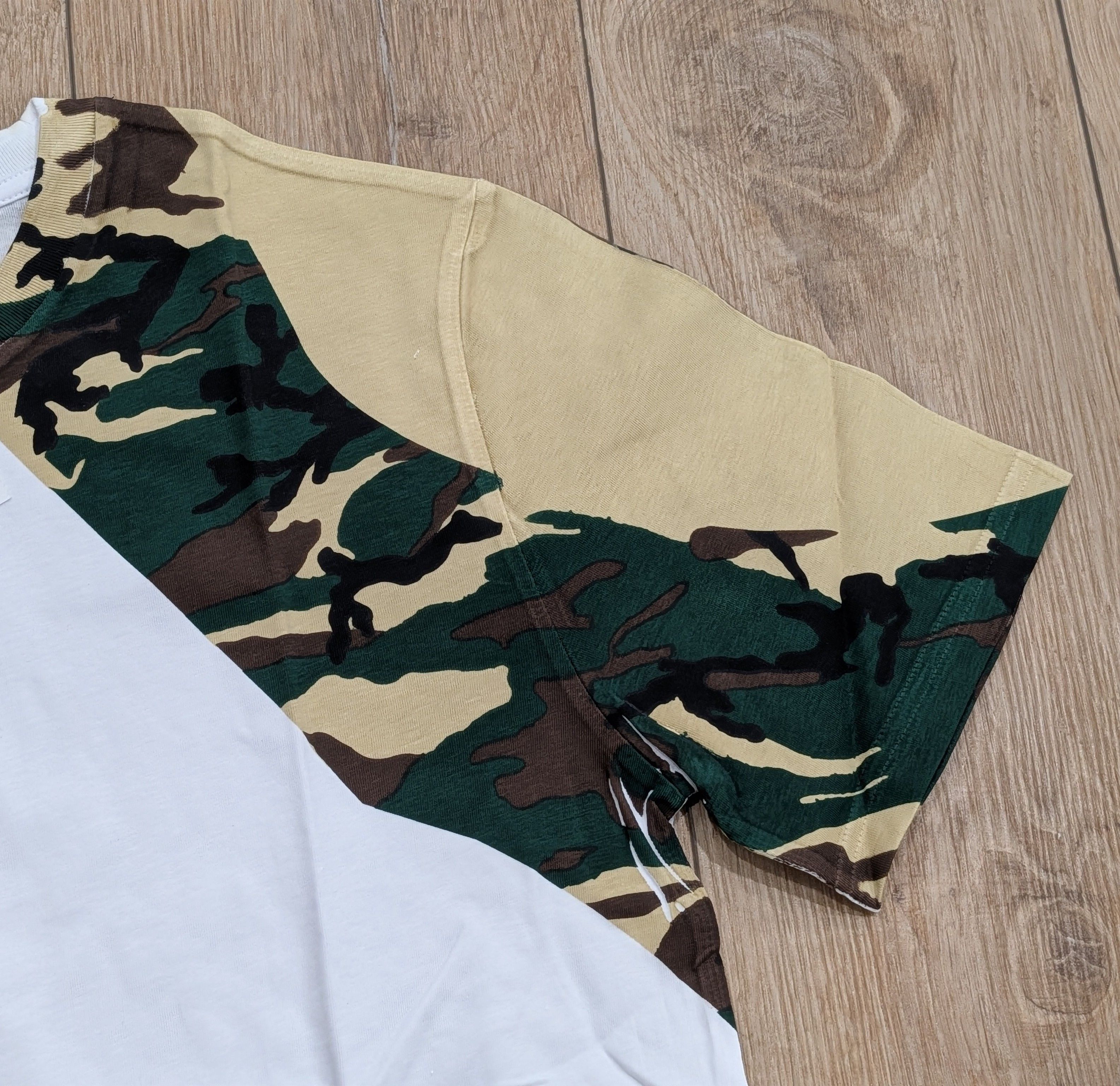 Dolce & Gabbana Dolce Gabbana Star & Camo Panel Logo T-Shirt White Medium Size US M / EU 48-50 / 2 - 3 Thumbnail