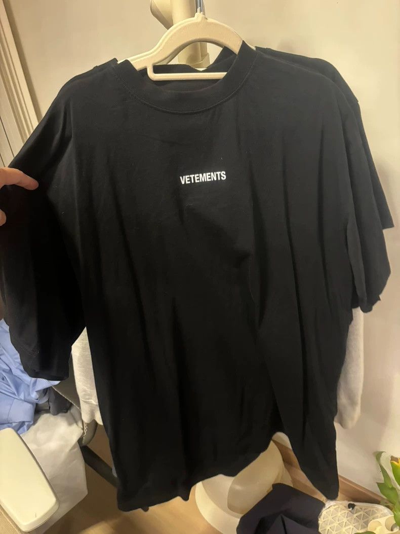 Vetements Black short-sleeved shirt