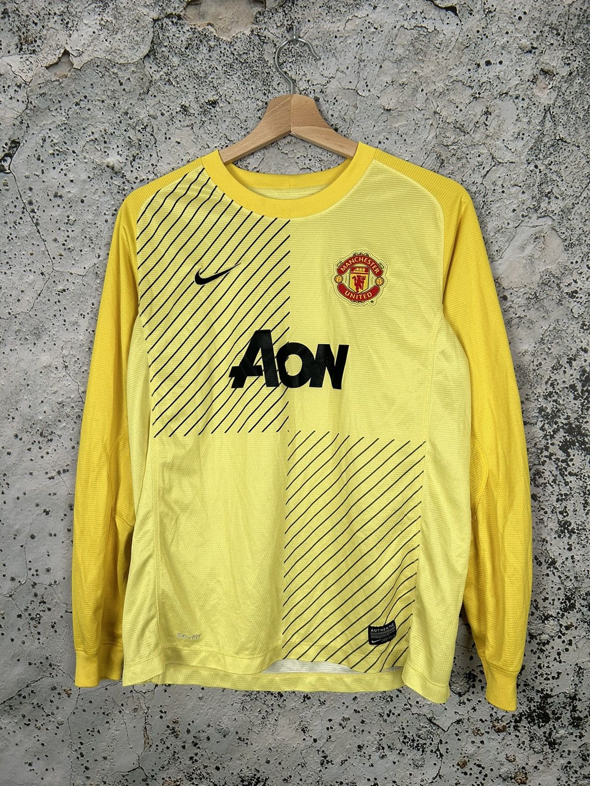 Nike Manchester United Nike Soccer Jersey Goalkeeper Hype Rare Size US S / EU 44-46 / 1 - 1 Thumbnail