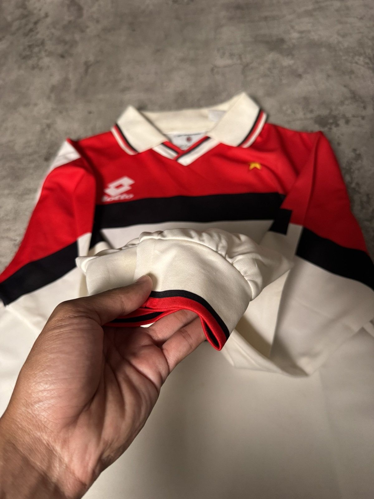 Lotto Sport VINTAGE 1994-1995 AC MILAN AWAY LONG SLEEVE JERSEY SHIRT Size US M / EU 48-50 / 2 - 3 Thumbnail