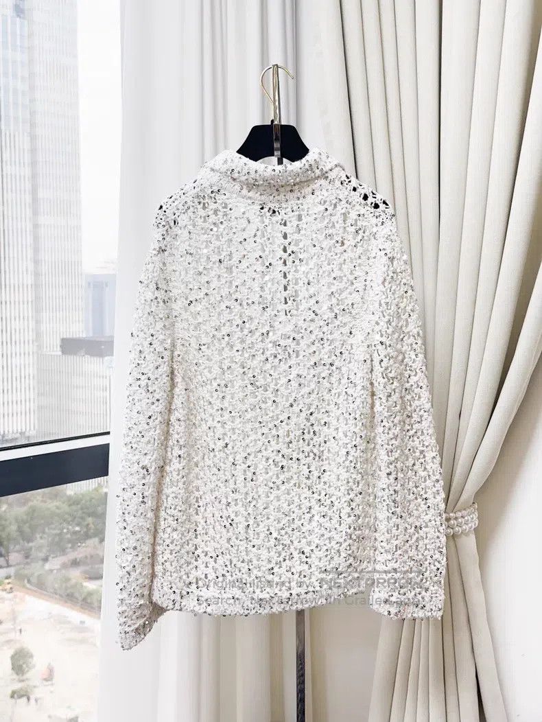 Chanel Chanel 23c beige hollow knitted sequin diamond button knit Size XS / US 0-2 / IT 36-38 - 3 Thumbnail