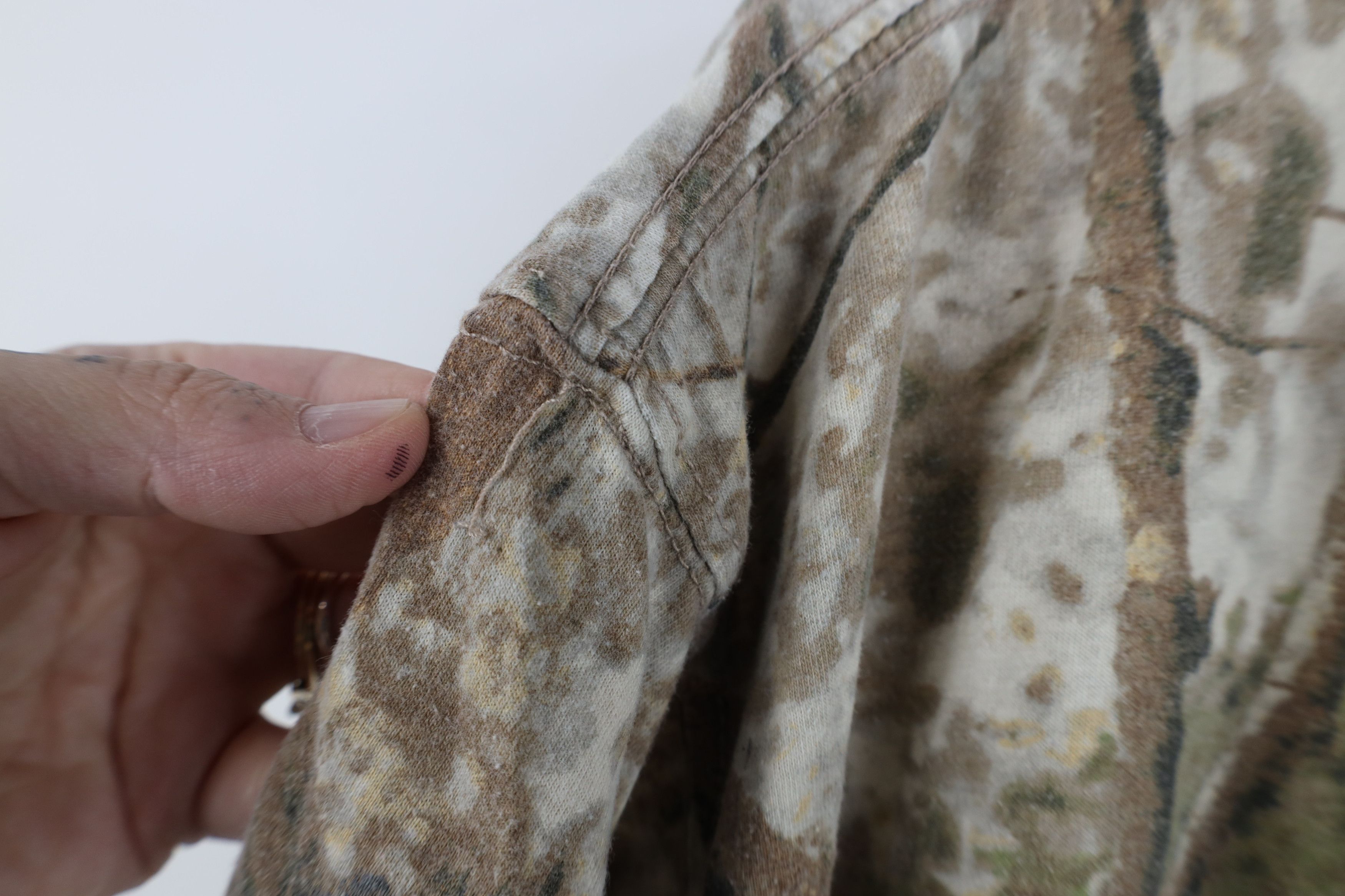Cabelas Vintage Cabelas Distressed Camouflage Short Sleeve T-Shirt Size US XL / EU 56 / 4 - 9 Thumbnail
