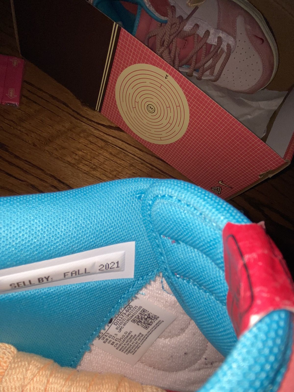 Nike Nike Dunk Social Status Strawberry Milk Size US 9.5 / EU 42-43 - 7 Thumbnail
