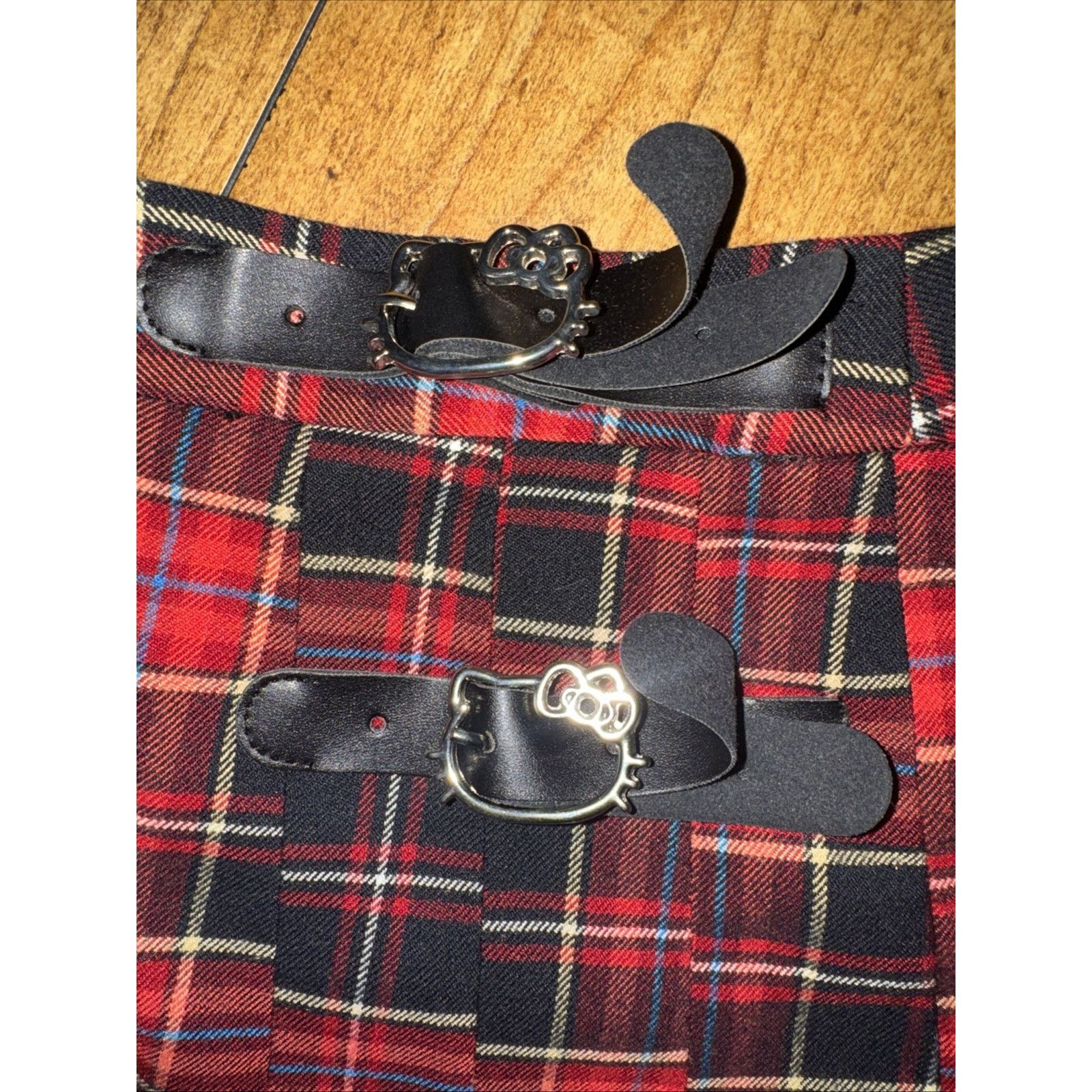Forever 21 Forever 21 x Hello Kitty Plaid Skirt XS Size 26" / US 2 / IT 38 - 2 Thumbnail