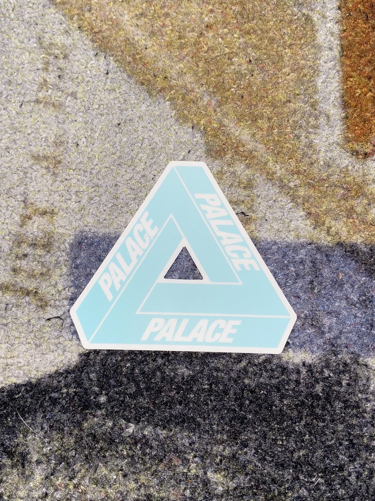 Palace Palace Exclusive Tri Ferg Sticker Size ONE SIZE - 1 Preview