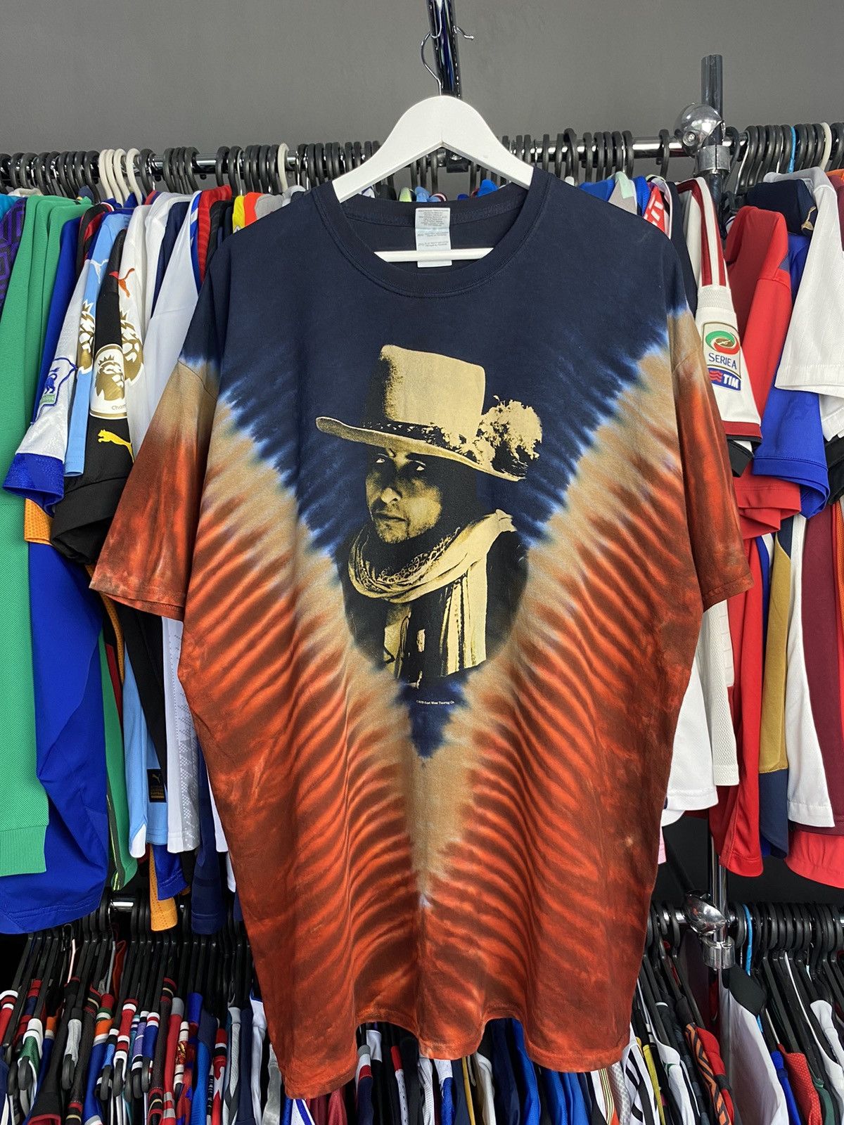 Gildan VINTAGE 2005 BOB DYLAN EAST WEST TOURING T-SHIRT Size US XXL / EU 58 / 5 - 1 Thumbnail