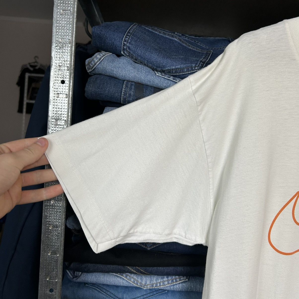 Nike Vintage Nike Big Swoosh 90’s Streetwear y2k tee size L Size US L / EU 52-54 / 3 - 4 Thumbnail