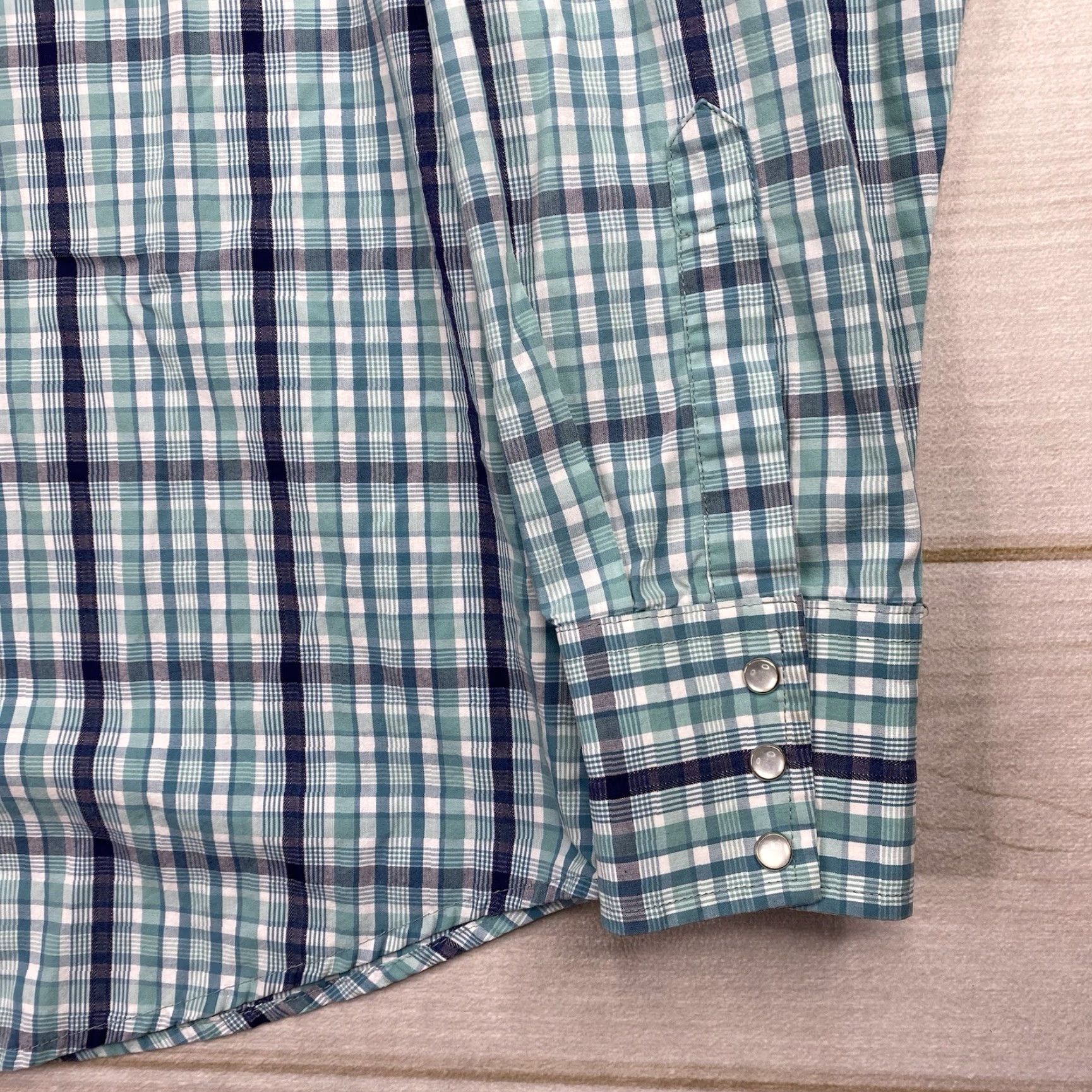 Wrangler Wrangler Pearl Snap Shirt Mens L Blue Plaid Western Long Sleeve Chest Pockets Vintage: No Size US L / EU 52-54 / 3 - 2 Thumbnail