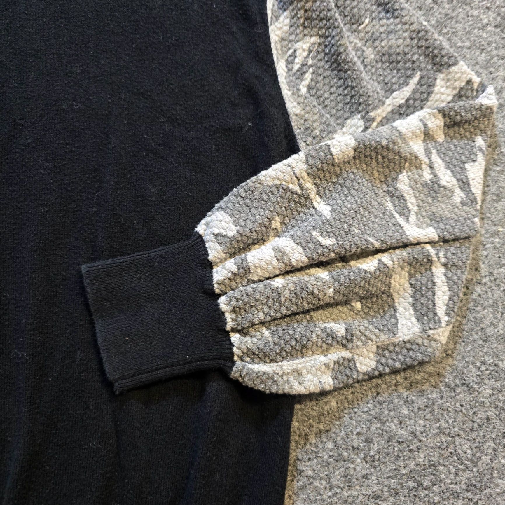 MONROW Monrow Sweater Womens Small Black Knit Cashmere Blend Camo Sleeve Pullover Crew Neck Long Sleeve Casual Winter Autumn Regular Fit Size S / US 4 / IT 40 - 3 Thumbnail