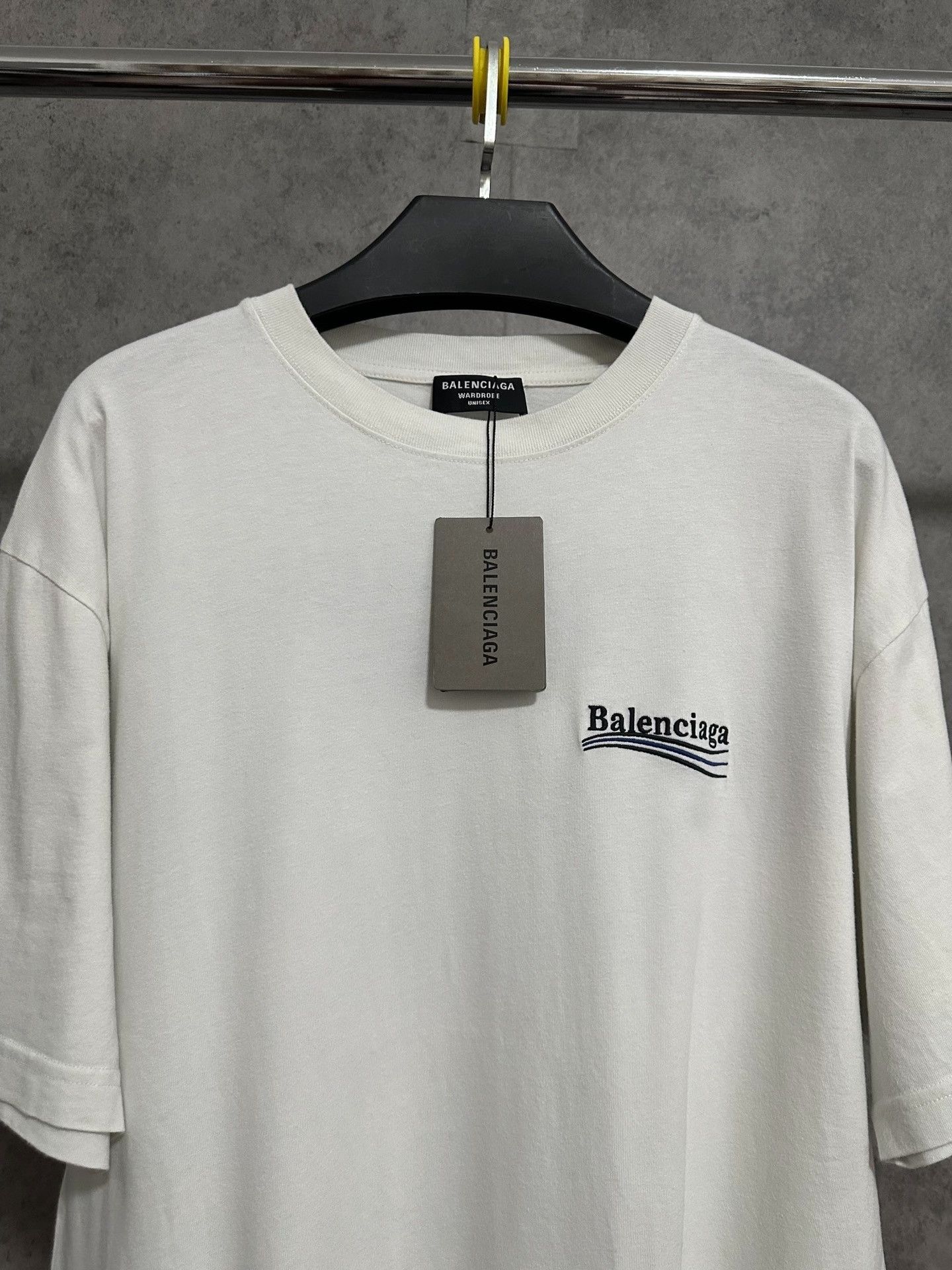 Balenciaga Balenciaga Short-Sleeve T-Shirt w/ Embroidery Logo Size US M / EU 48-50 / 2 - 2 Thumbnail