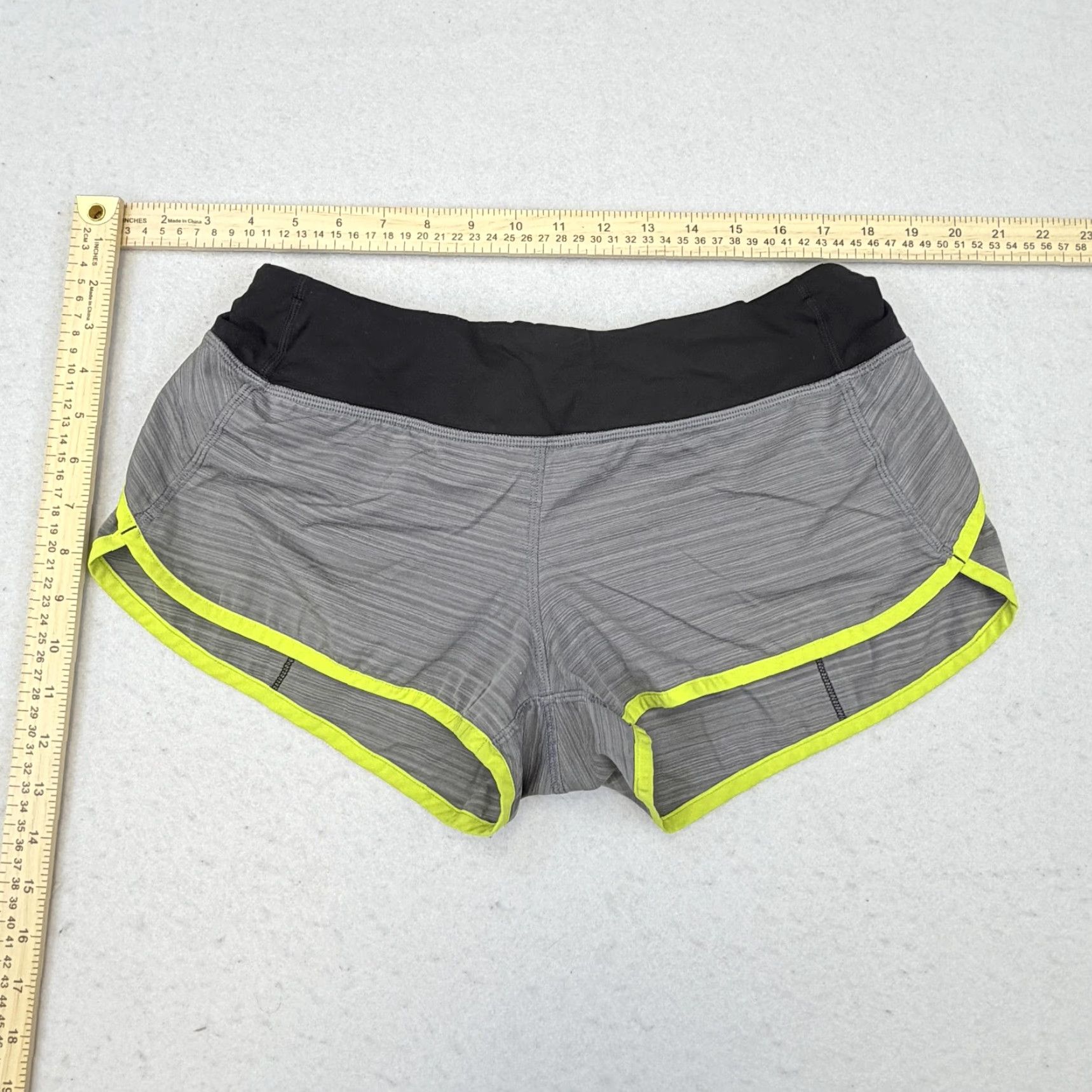 Lululemon Lululemon Shorts Womens M Gray Stripe Speed 2.5 Inseam Neon Trim Running Women's Shorts Gray Stripe Inseam 2.5in Neon Trim Running Size 29" - 8 Thumbnail