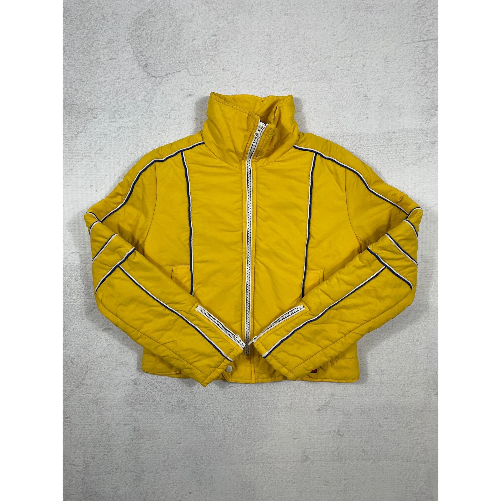 Tommy Hilfiger Vintage Tommy Hilfiger Insulated Jacket - Women's Medium Size M / US 6-8 / IT 42-44 - 1 Thumbnail