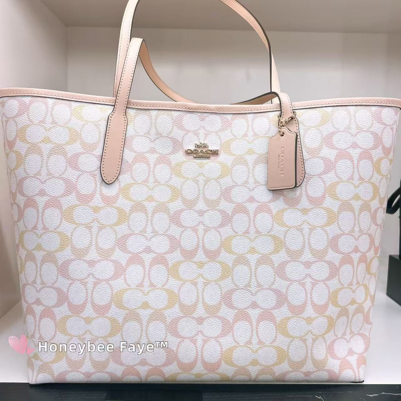 Coach NWT Coach City Tote Bag In Pretty Signature Canvas CDZ04 Size ONE SIZE - 5 Thumbnail