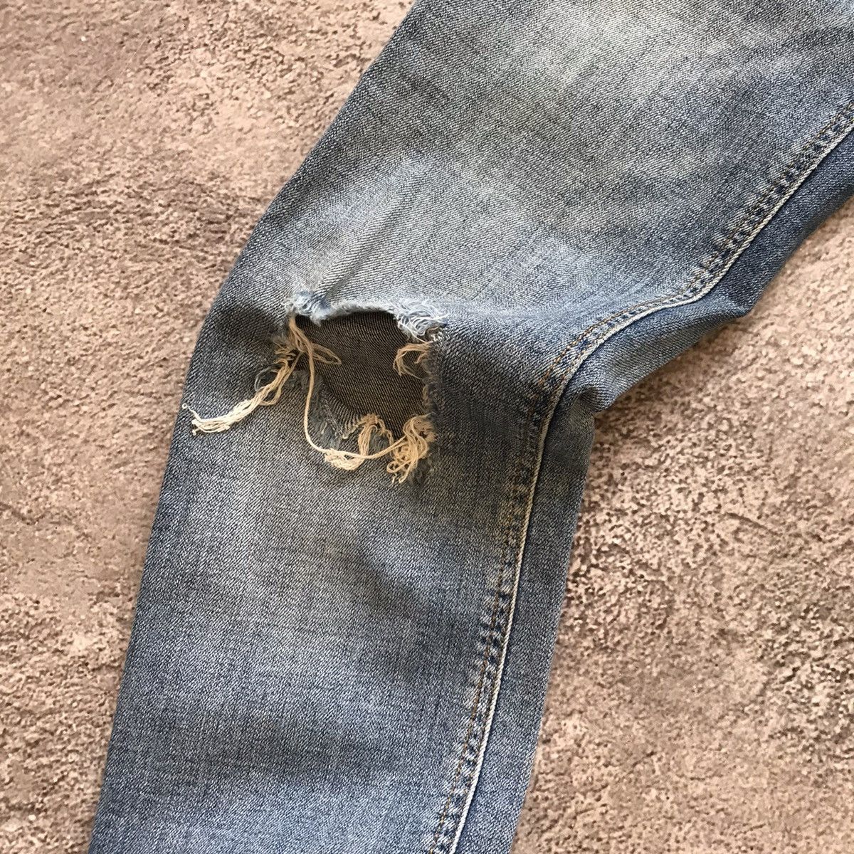 Vintage Vintage Guess Distressed Baggy Jeans Japan 90s Grunge 27 Size 27" / US 4 / IT 40 - 5 Thumbnail