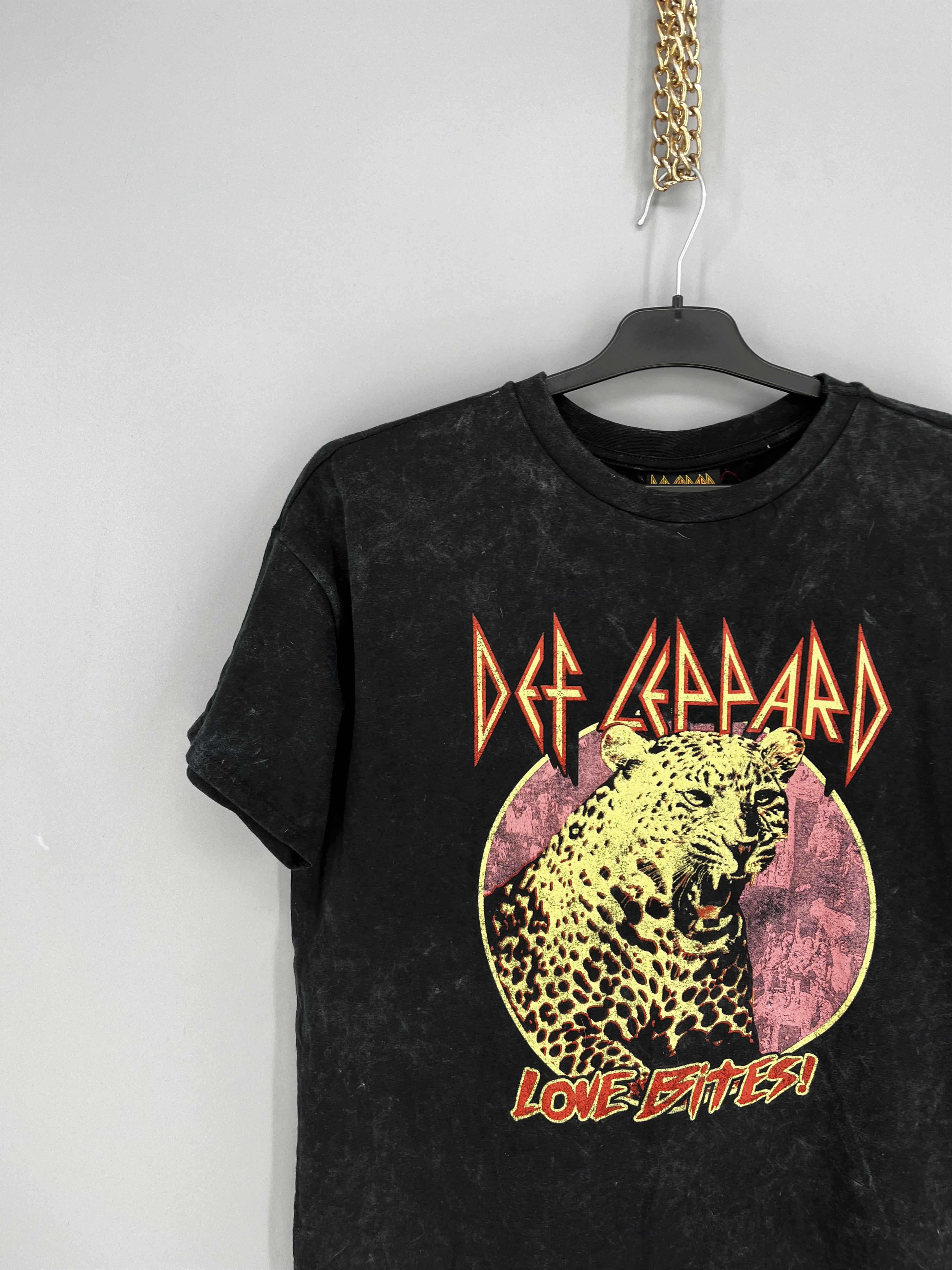 Band Tees Def Leppard Love Bites Hysteria Glam Metal Rock Band Tee S Size US S / EU 44-46 / 1 - 4 Thumbnail