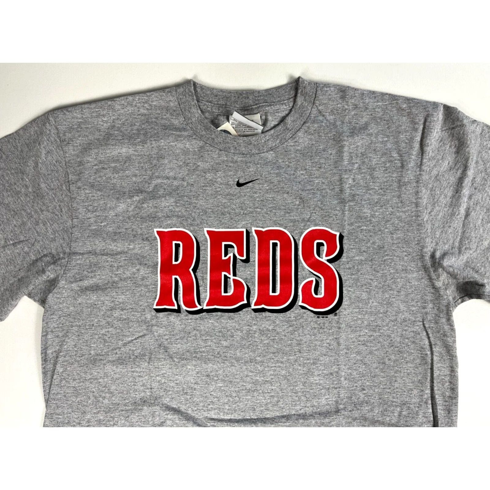 Nike VINTAGE Nike Team MLB Cincinnati Reds T-Shirt Mens Size M Gray Double-Sided 2007 Vintage Logo Short Sleeve Crew Neck Size US M / EU 48-50 / 2 - 3 Thumbnail