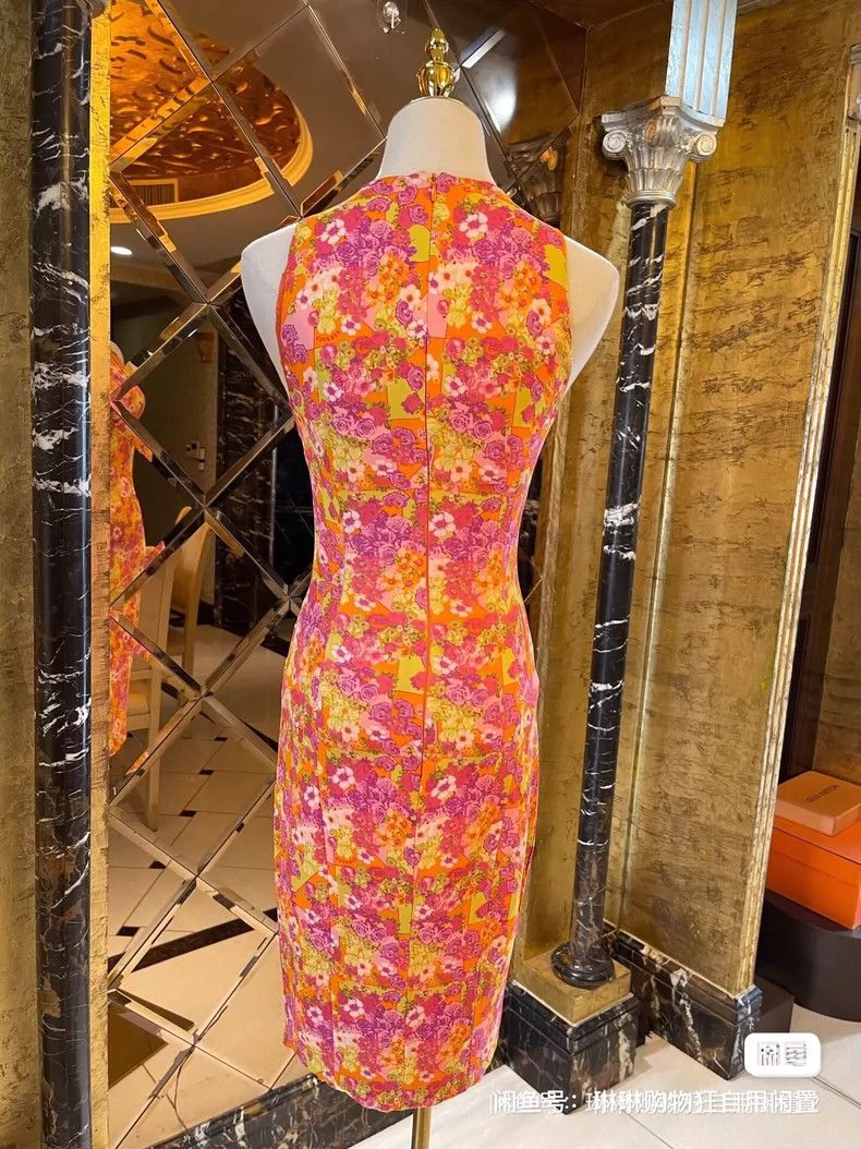 Versace Versace Three-dimensional slim dress Size M / US 6-8 / IT 42-44 - 5 Thumbnail