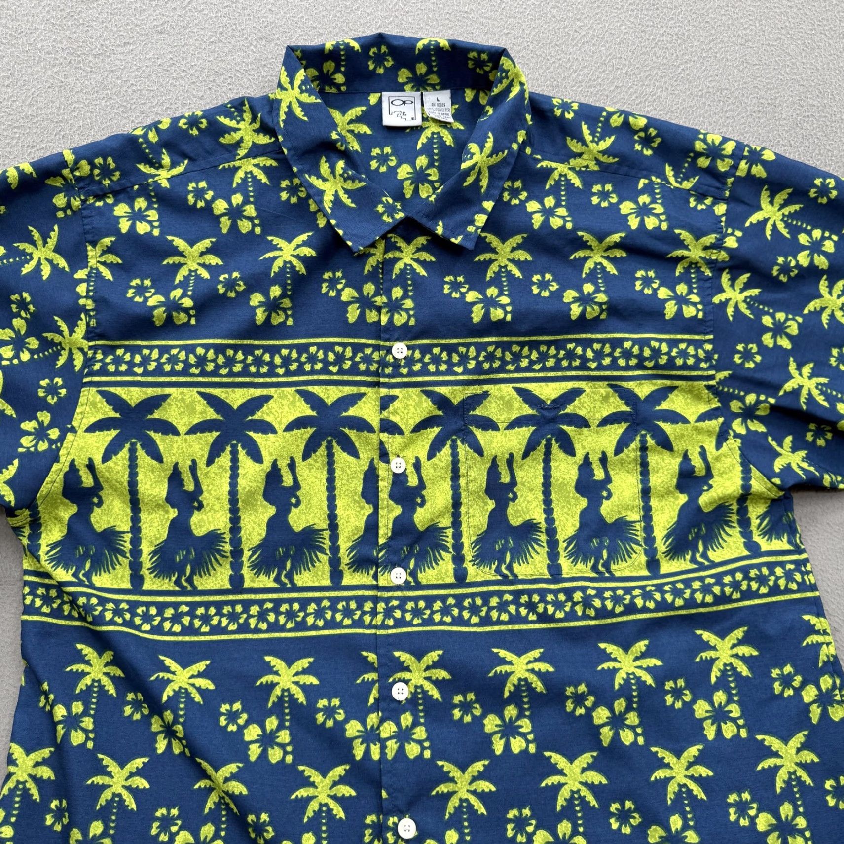 Vintage VINTAGE OP Shirt Mens Large Blue Hawaiian Tropical Palm Tree Hula Girl Button-Up Short Sleeve Graphic Print Beach Size US L / EU 52-54 / 3 - 8 Thumbnail