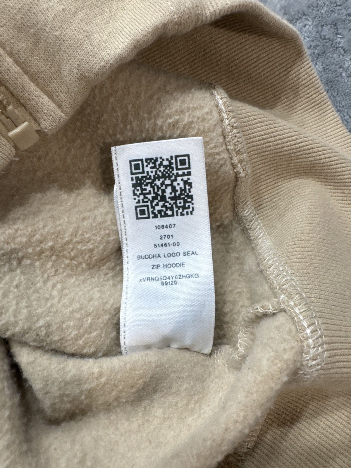 True Religion True religion rare color : beige , size Medium Size US M / EU 48-50 / 2 - 7 Thumbnail