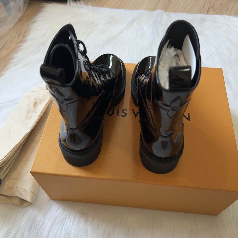 Louis Vuitton Louis Vuitton Black Patent Leather Lace-Up Boots - Size US 8 / IT 38 - 3 Thumbnail
