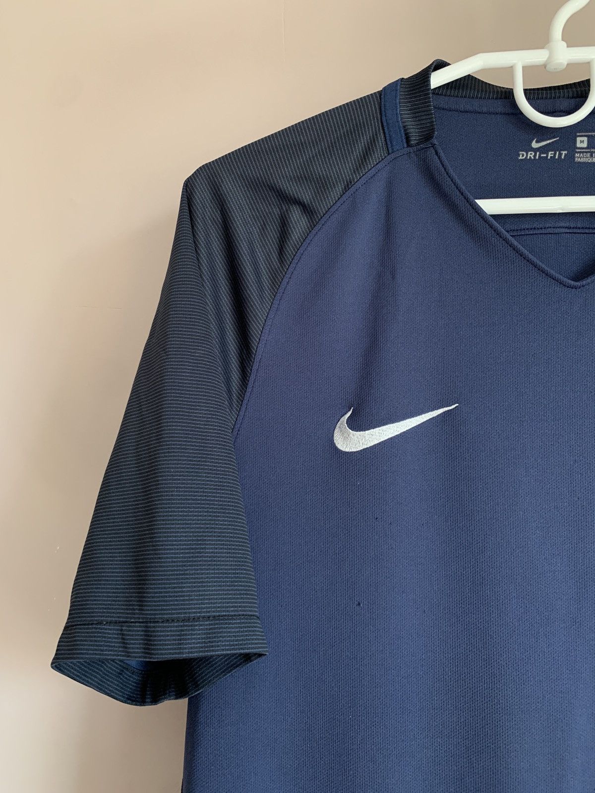 Nike England 2018 Third Football Shirt Nike Soccer Jersey Medium Size US M / EU 48-50 / 2 - 4 Thumbnail