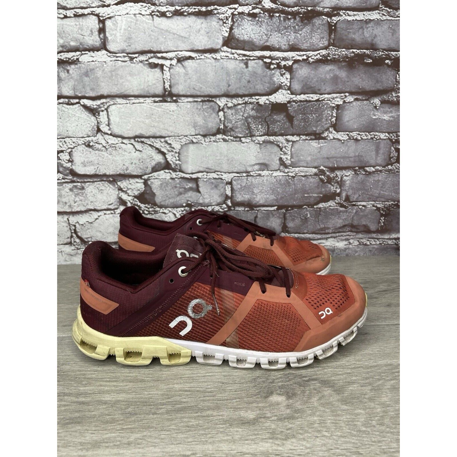 On On Cloudflow Flare Dawn Burgundy Red Synthetic Lace Gym Shoe Size US 9.5 / EU 42-43 - 14 Thumbnail