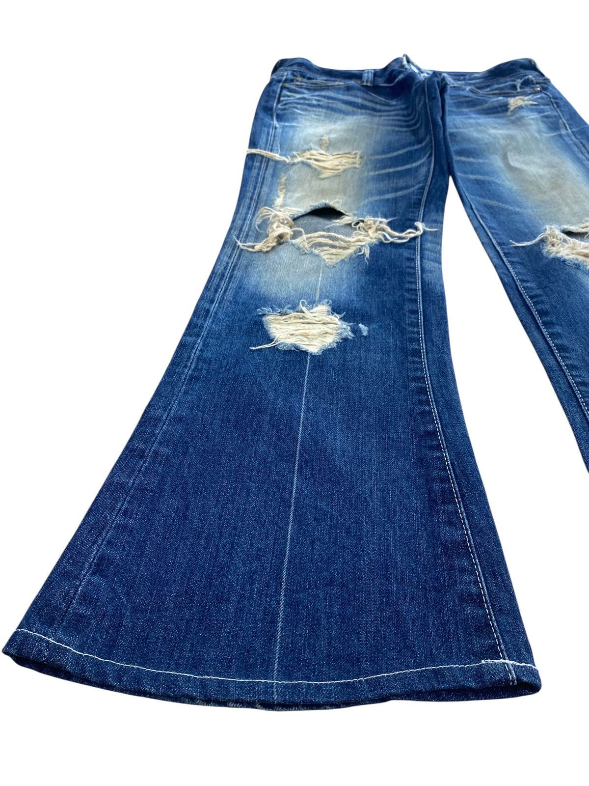 Vanquish Vanquish Gold Brand Whiskers Distressed Style Flare Jeans Size US 33 - 6 Thumbnail