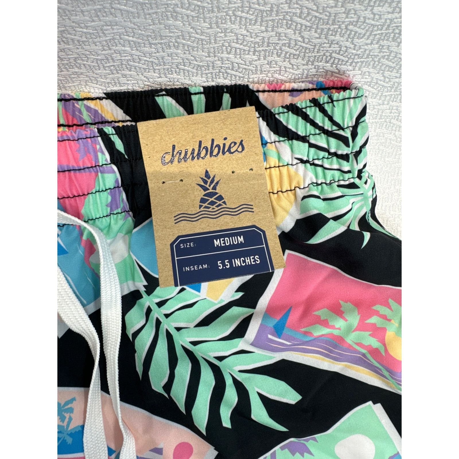 Chubbies Chubbies NWT Black 5.5” Classic Swim Trunk men sz M Size US 32 / EU 48 - 3 Thumbnail