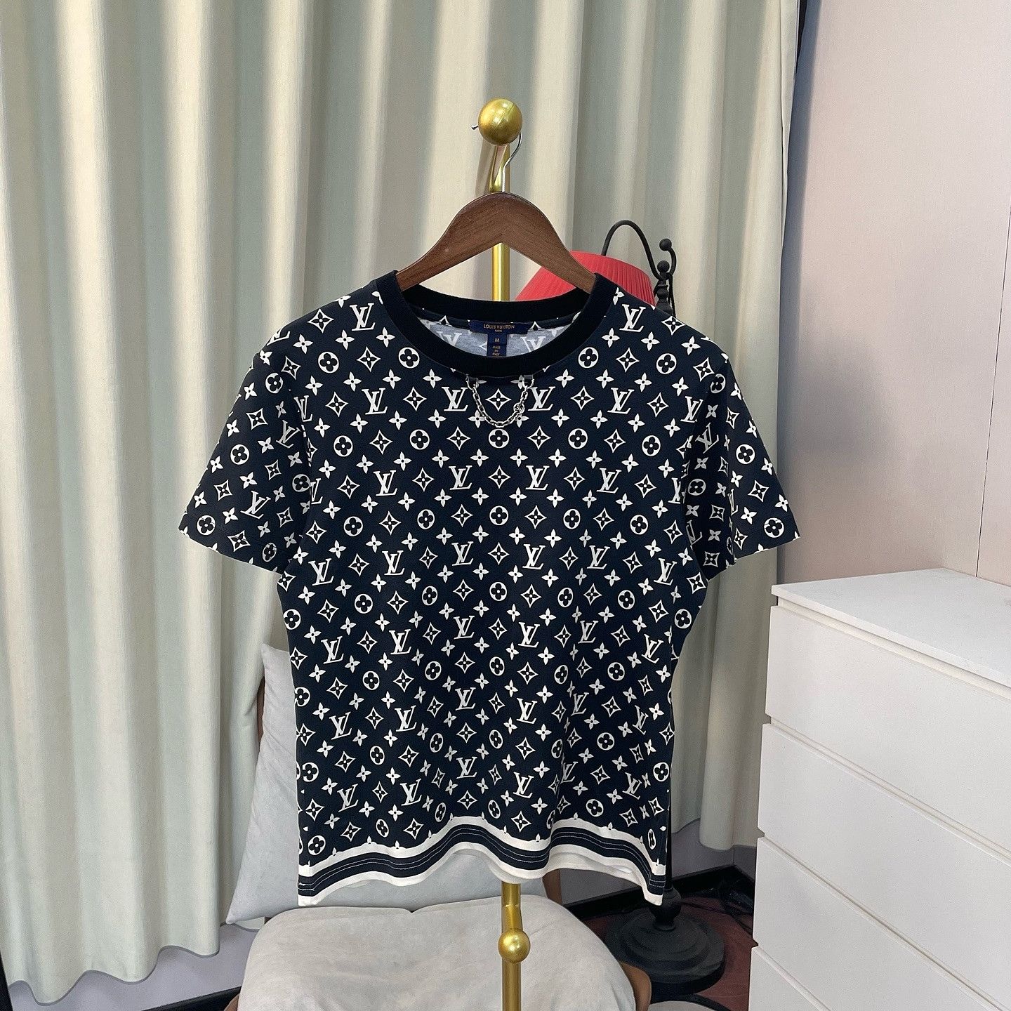 Louis Vuitton Louis Vuitton Monogram Short Sleeve T-Shirt Size M Size M / US 6-8 / IT 42-44 - 1 Thumbnail
