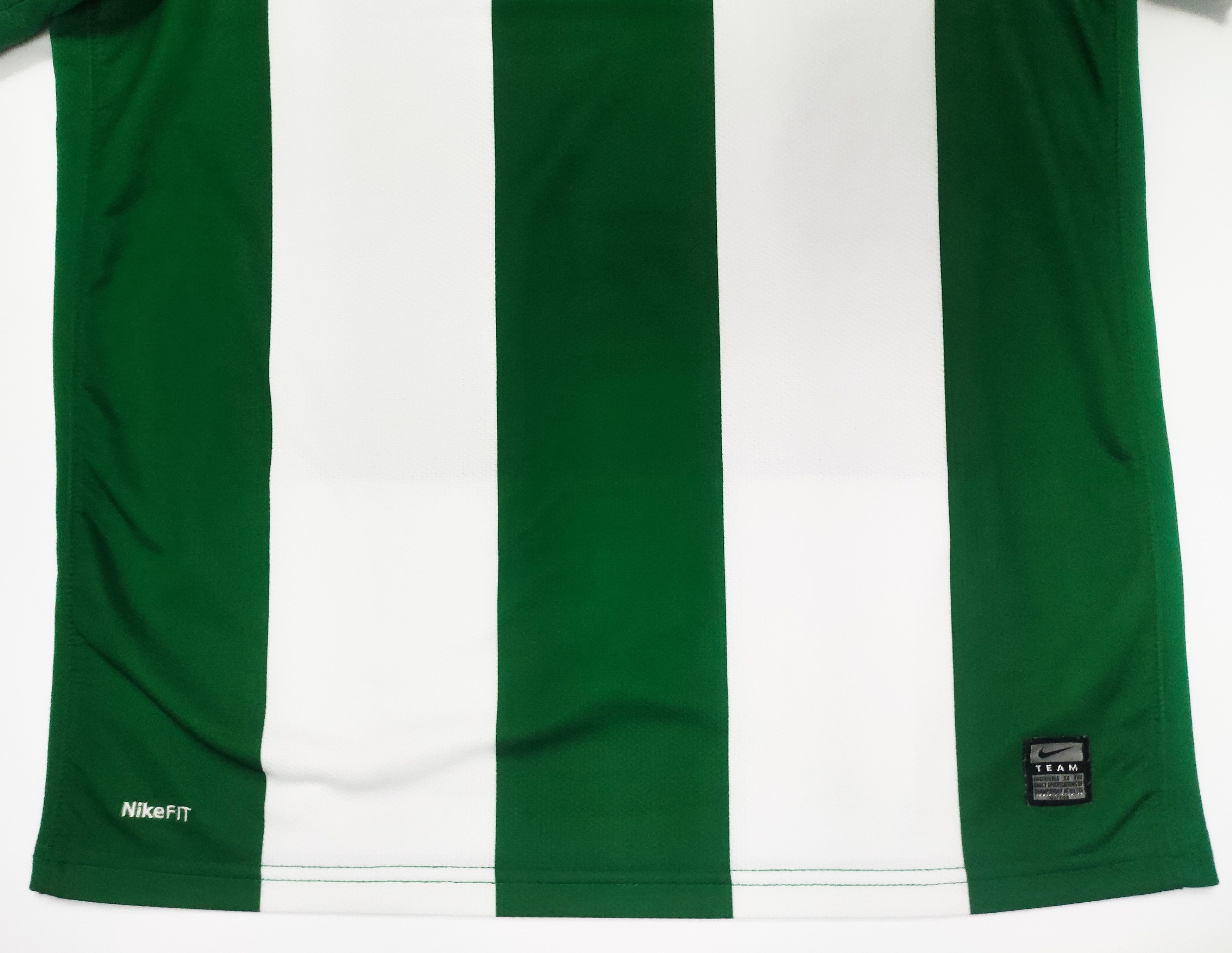 Nike Ferencváros 2009 2010 Nike Home Shirt Hungary Budapest Size US S / EU 44-46 / 1 - 15 Thumbnail