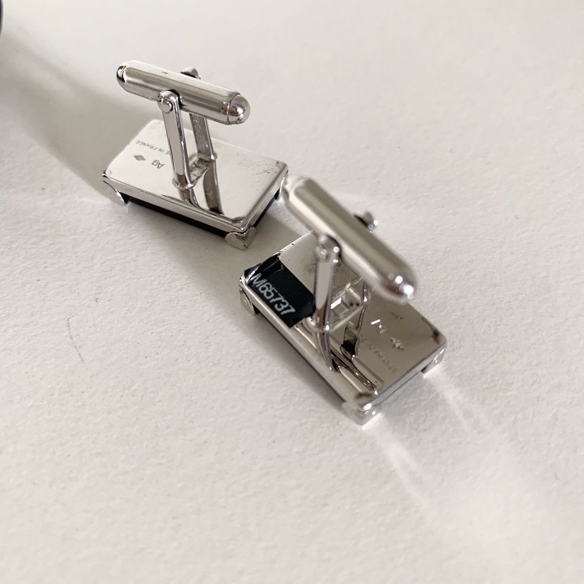 Louis Vuitton Louis Vuitton sterling silver trunk onyx cuff links in case Size ONE SIZE - 3 Thumbnail