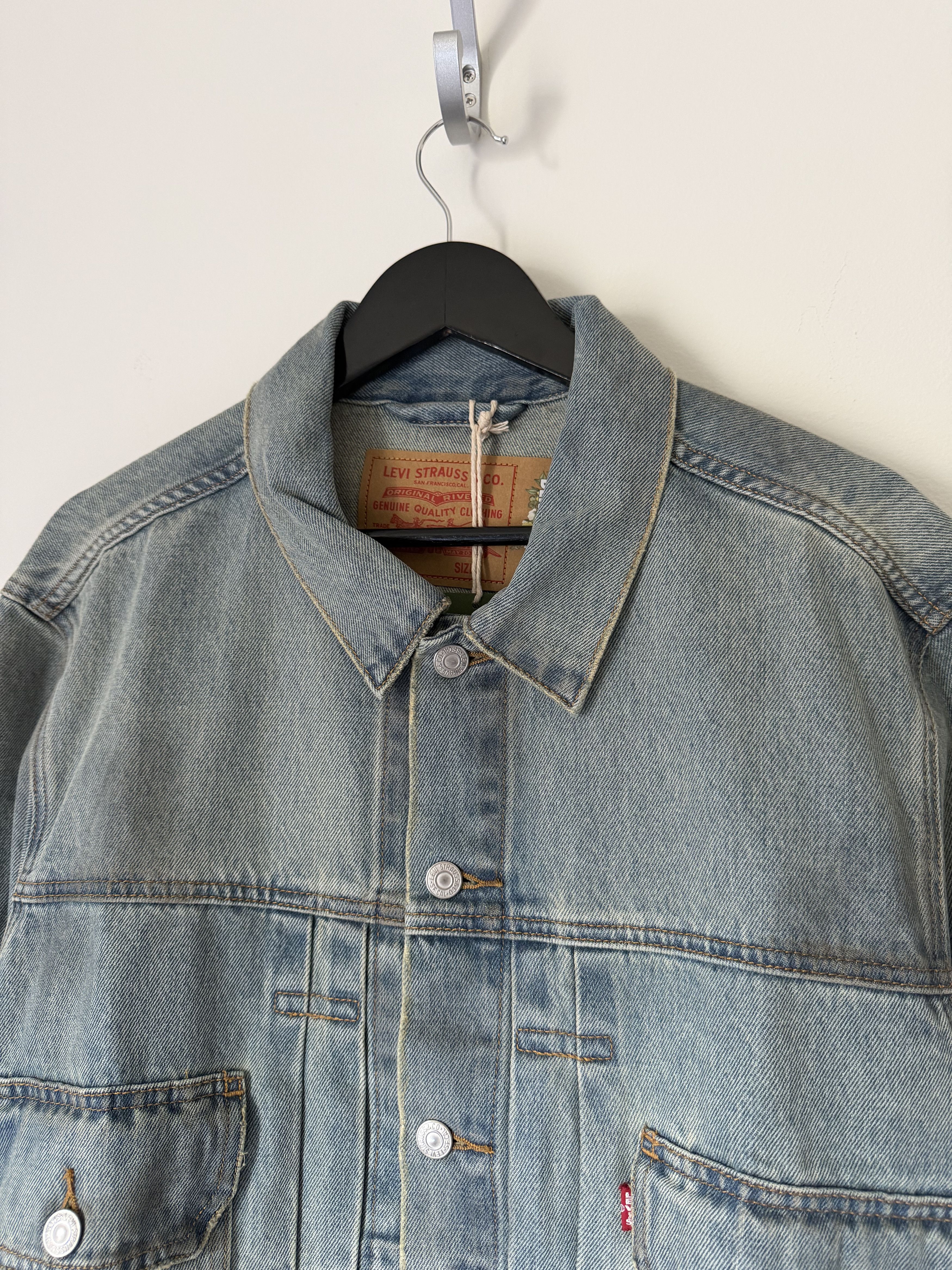 DENIM TEARS × Levi's Levi's Denim Tears Dirty Wash Type 2 Jacket in Light Wash Size US XL / EU 56 / 4 - 2 Thumbnail
