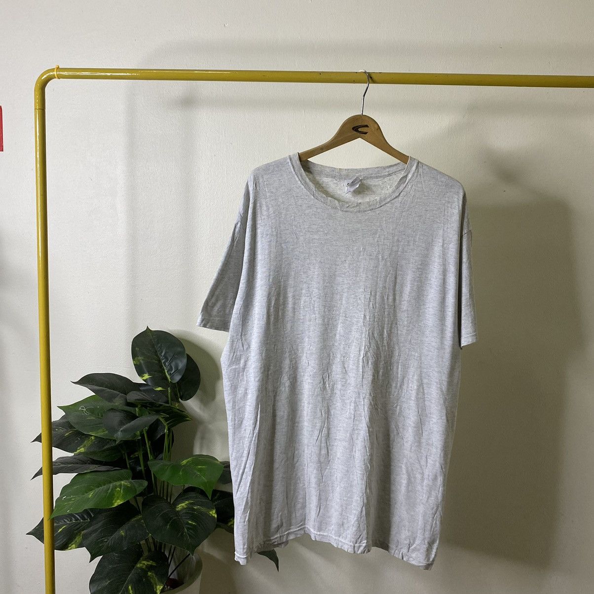 Vintage Y2K Anvil Heather Grey Blank Russell Style Streetwear Tee Size US XL / EU 56 / 4 - 1 Thumbnail