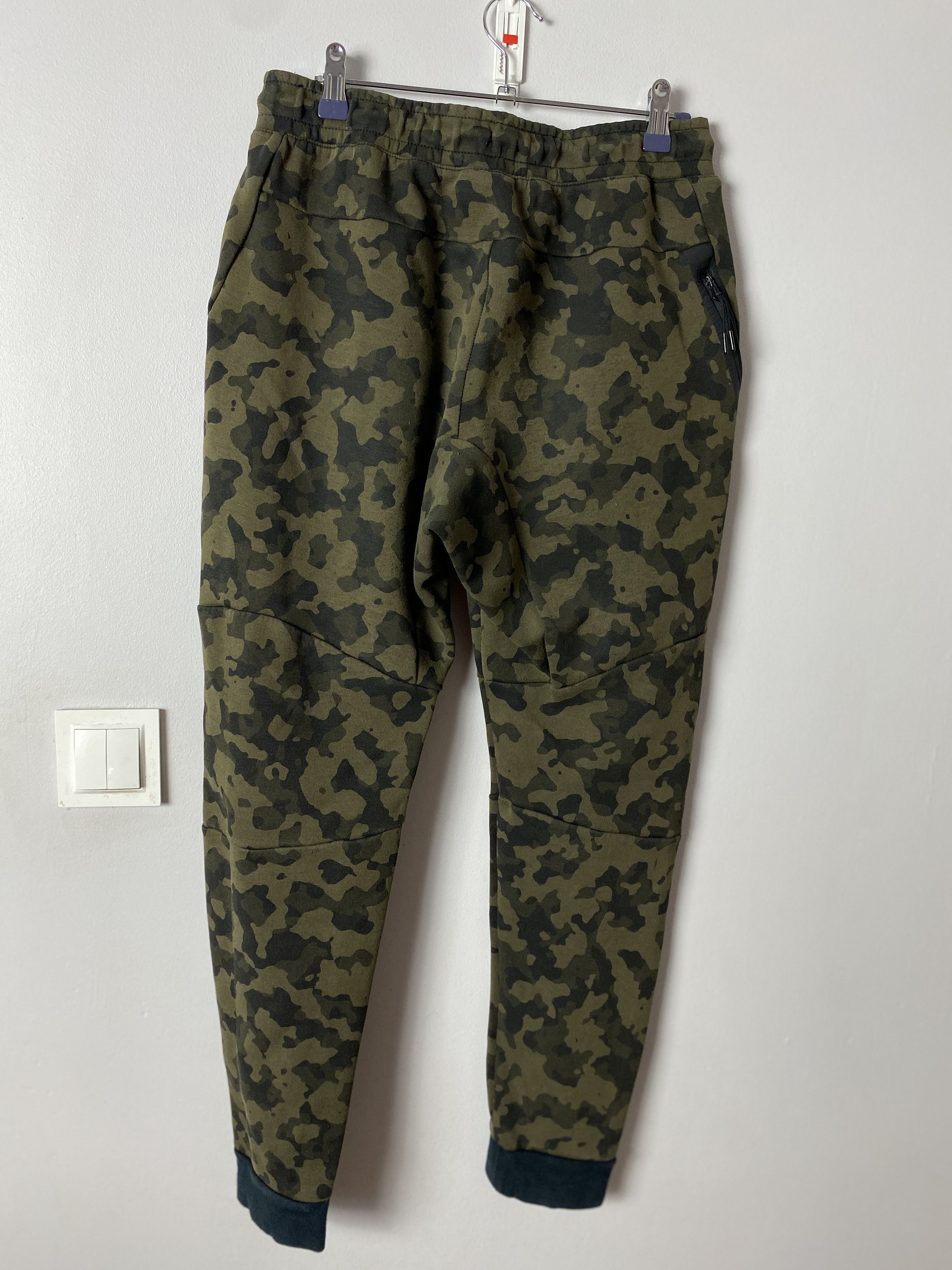 Nike Nike tech fleece camo sweatpants joggers drill drip trap Size US 30 / EU 46 - 3 Thumbnail
