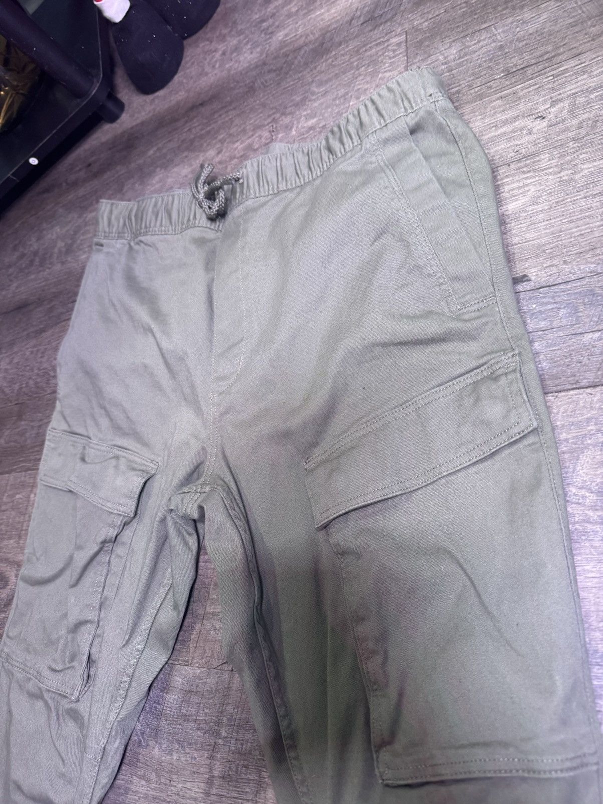 H&M H&M Green Cargo Pants Size US 32 / EU 48 - 3 Thumbnail
