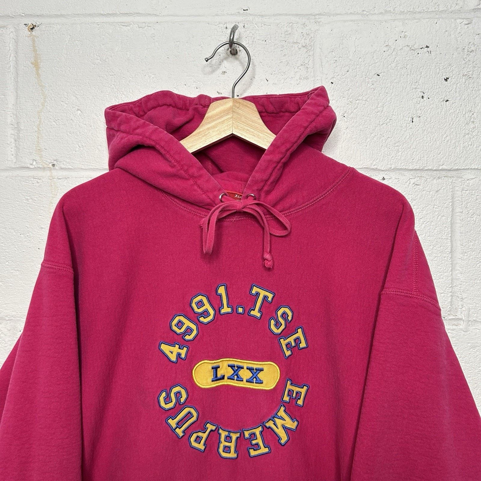 Supreme Supreme Reverse Hooded Sweatshirt “Fuchsia Pink” SS23 Size US XL / EU 56 / 4 - 3 Thumbnail