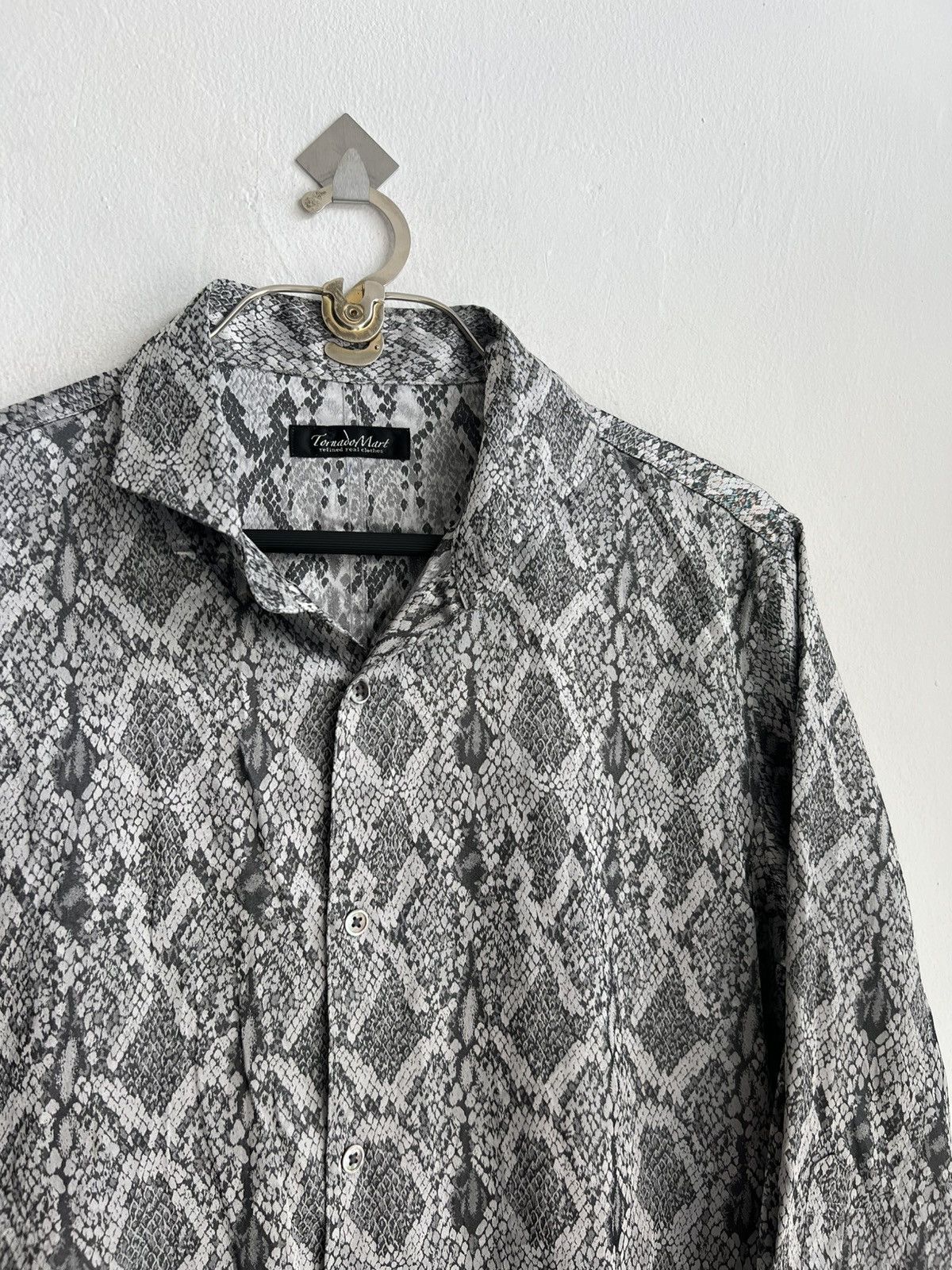 A.F.F.A. Y2K Tornardo Mart 🇯🇵 Exotic Snakeskin Polyester Button Shirt Size US M / EU 48-50 / 2 - 4 Thumbnail