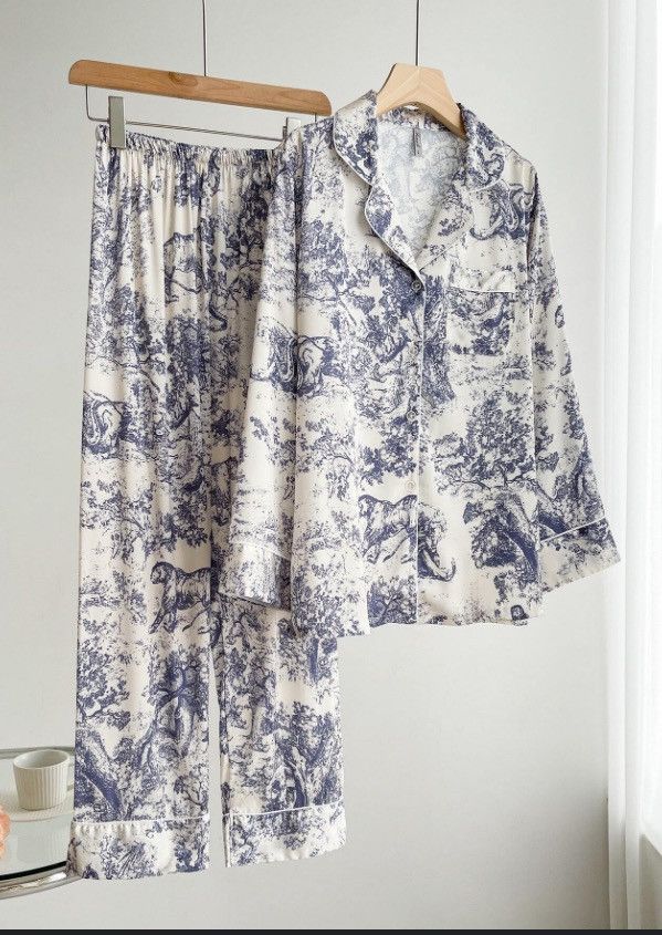 Other ✨ Elegant Toile de Jouy Satin Pajamas ✨ high end Size S / US 4 / IT 40 - 2 Thumbnail