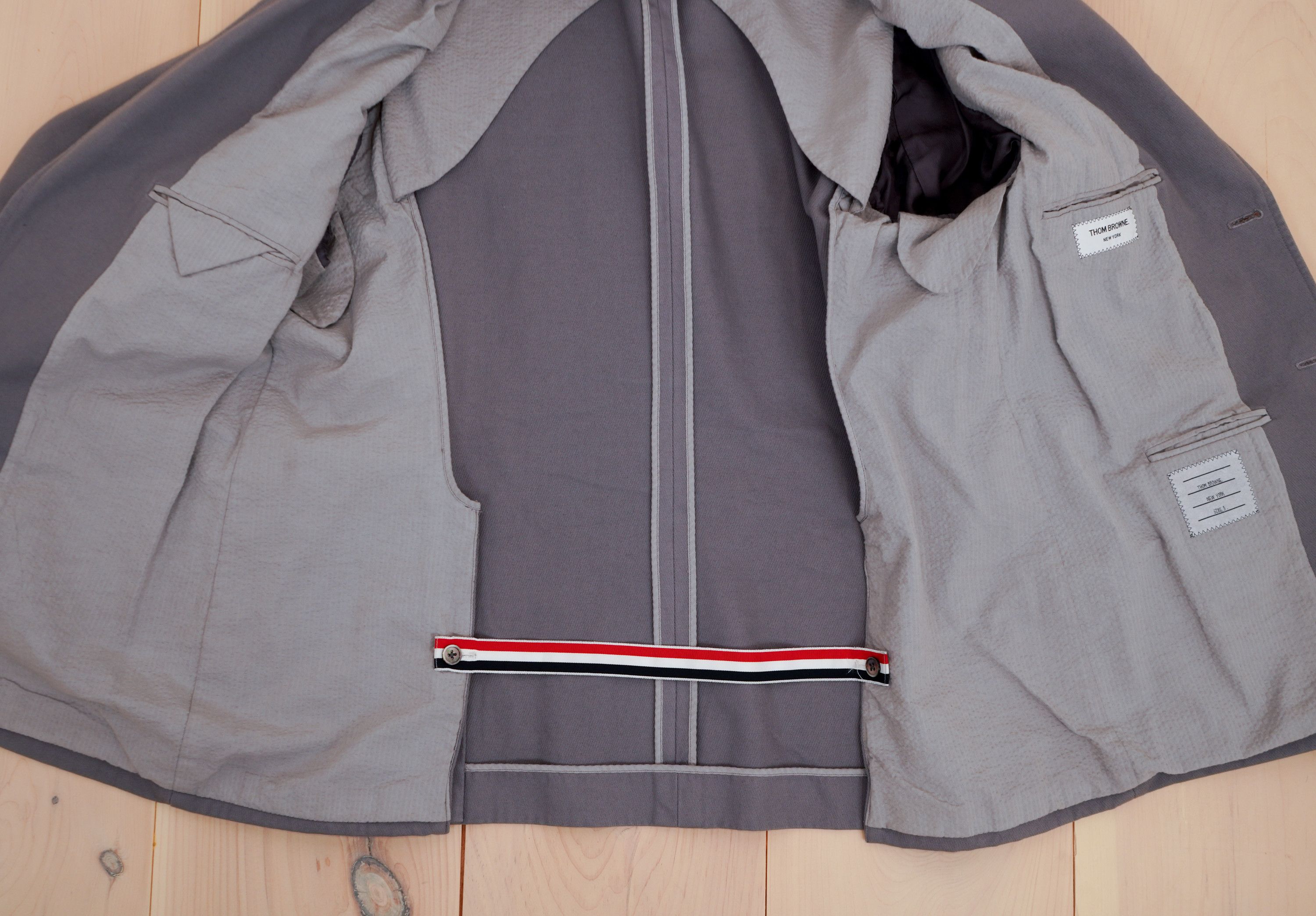 Thom Browne Thom Browne Tonal Grey 4-Bar Blazer Size US XL / EU 56 / 4 - 5 Thumbnail