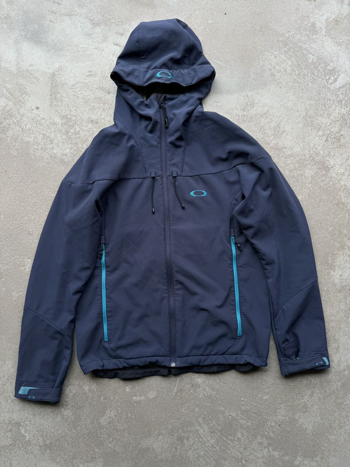 image of Oakley Softshell Jacket in Navy, Men's (Size Large)