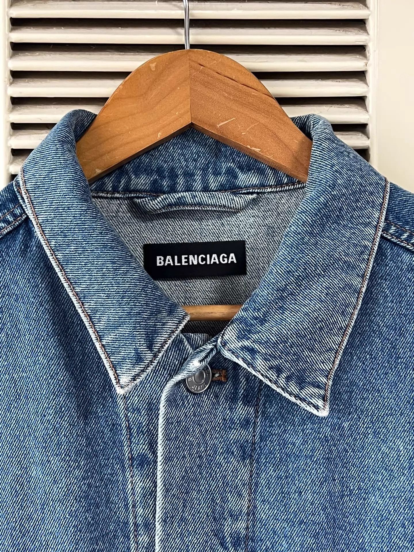 Balenciaga BALENCIAGA Classic Loose Denim Jacket 46 Back Multi Logo Size US S / EU 44-46 / 1 - 4 Thumbnail