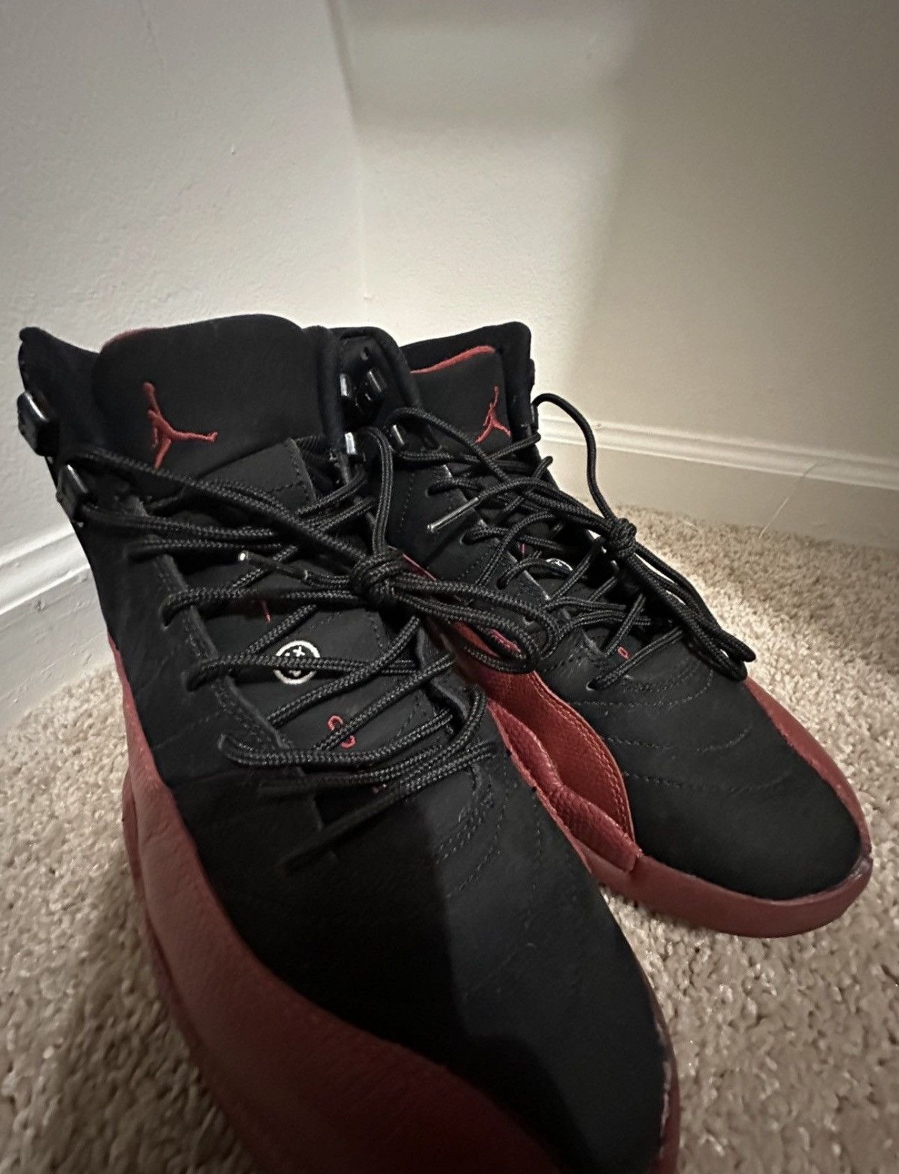 Jordan Brand 2009 Jordan 12 Flu Game Size US 9 / EU 42 - 10 Thumbnail