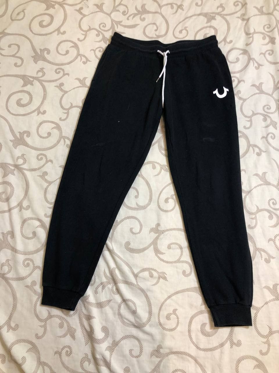 True Religion TRUE RELIGION BLACK LOGO JOGGER SWEATPANTS Size US 32 / EU 48 - 1 Thumbnail