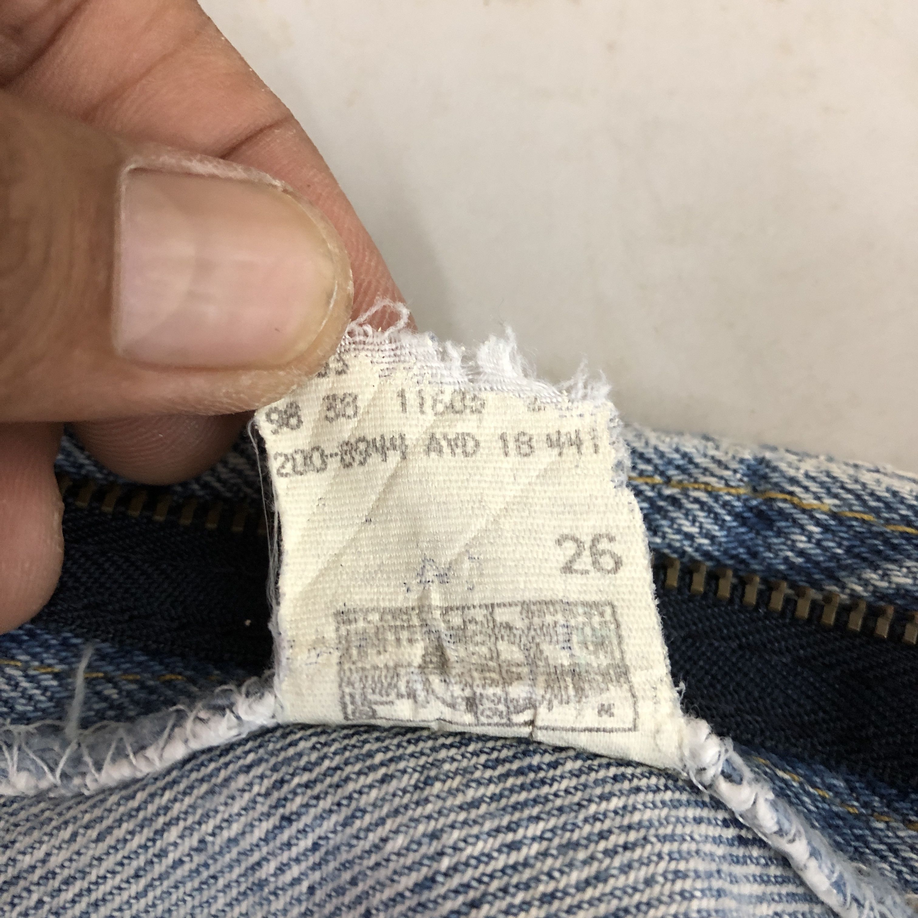 Lee Vintage 90s Lee Light Wash Jeans Ripped Lee Sun Faded Denim Size US 34 / EU 50 - 7 Thumbnail