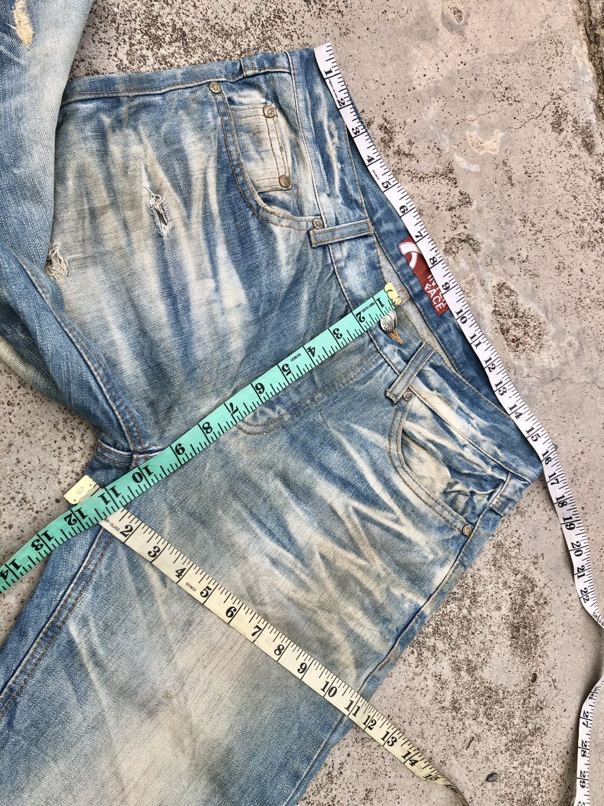 Hypebeast INTERFACE WASHED BLUE DISTRESSED DENIM Size US 32 / EU 48 - 7 Thumbnail