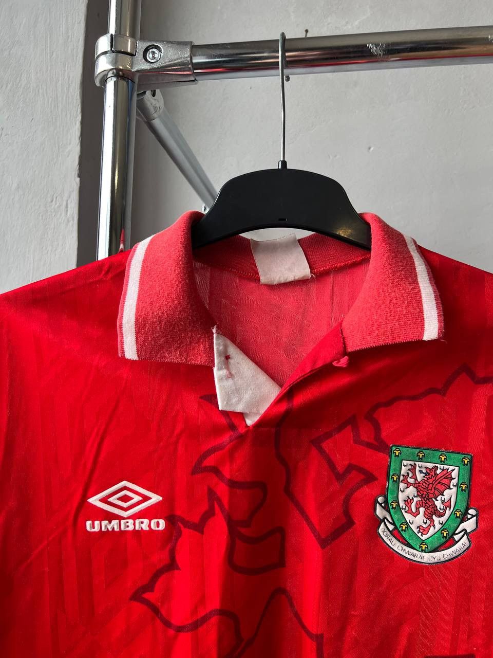 Umbro 1992/94 WALES TEAM HOME SOCCER JERSEY FOOTBALL SHIRT RARE Size US XXL / EU 58 / 5 - 4 Thumbnail