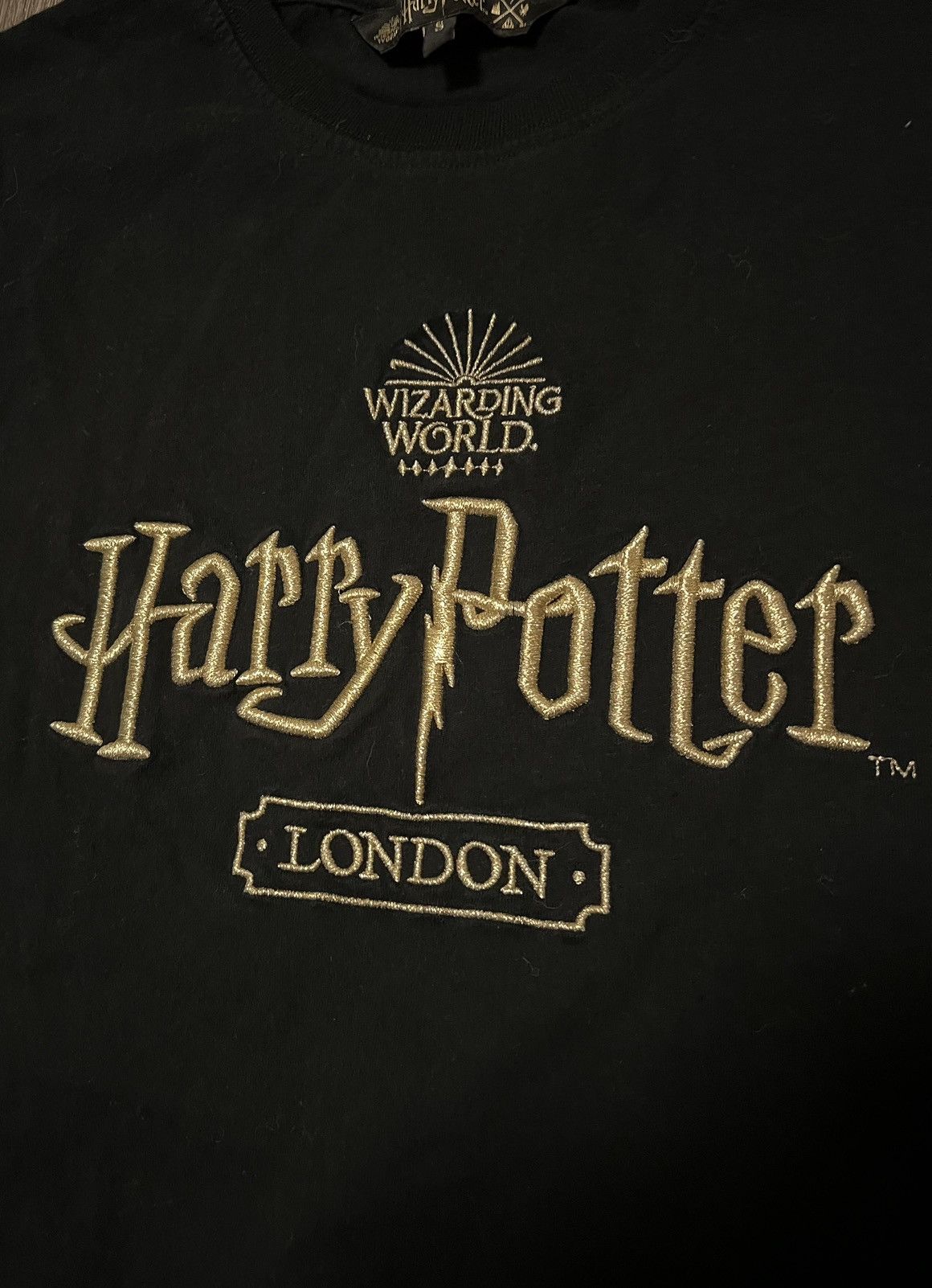 Universal Studios Wizarding World of HARRY POTTER embroidered London Shirt Size US L / EU 52-54 / 3 - 2 Thumbnail