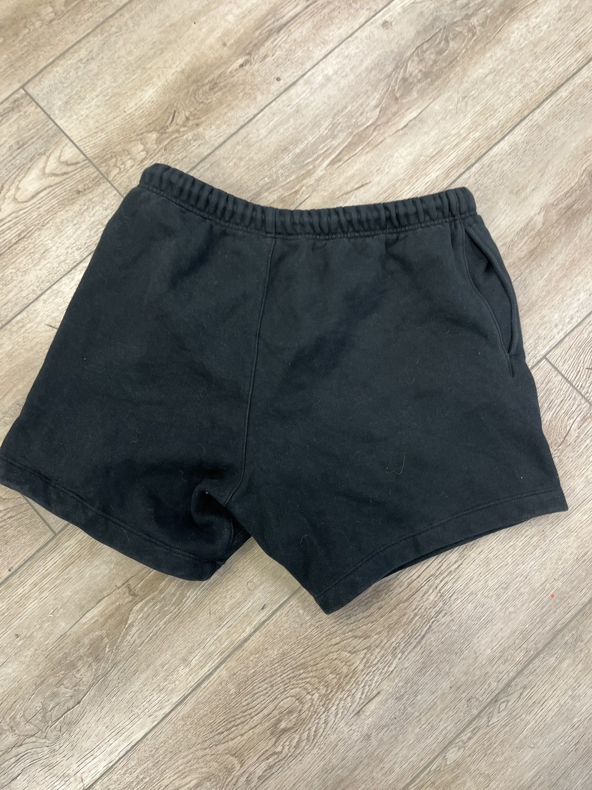 Fear of God Black essentials Sweat Shorts medium Size US 32 / EU 48 - 4 Thumbnail
